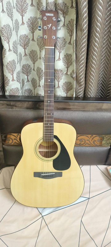 Yamaha best sale f130 guitar