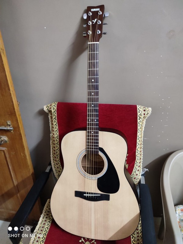 Yamaha F280 Acoustic Guitar - Made in India
